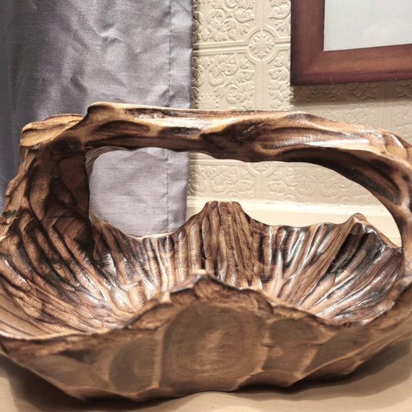 Beautiful Wood Basket! Unique and lovely- Artisan Hand Crafted - Picture 2 of 7